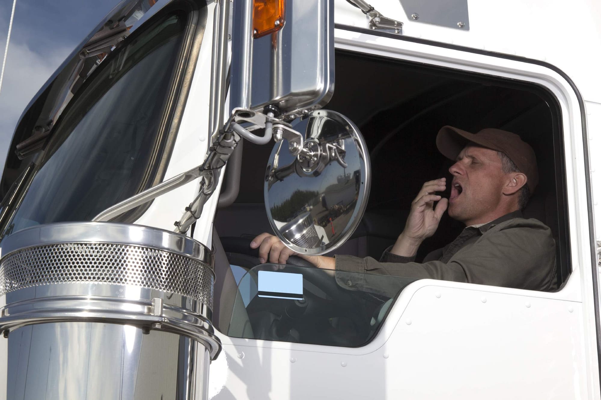 You are currently viewing Tricks To Help Truck Drivers Stay Awake