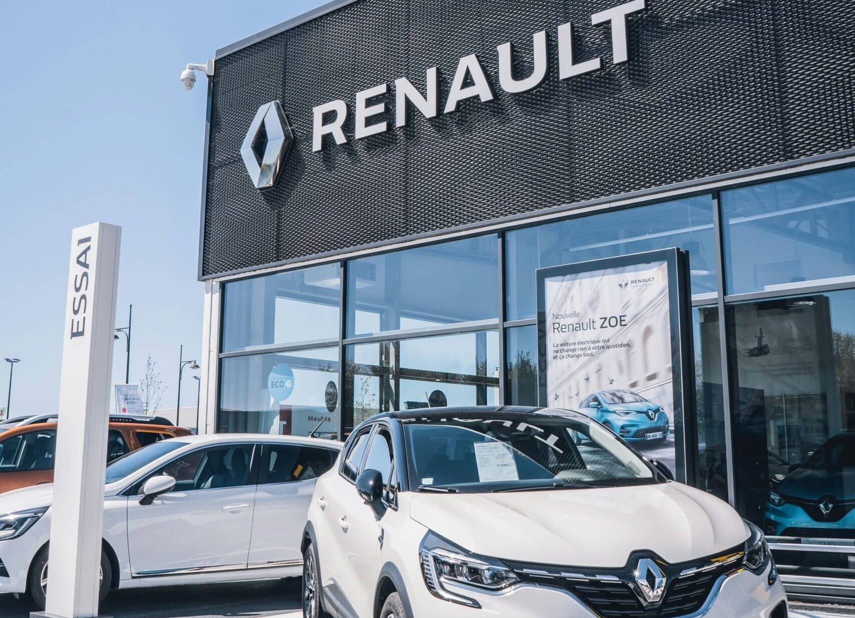 Renault 5 E-Tech Uses $27,000 Retro-EV Technology